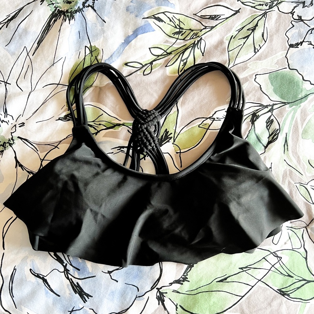 Braided knot bikini top